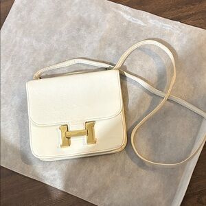 Elegant Cream Shoulder Bag